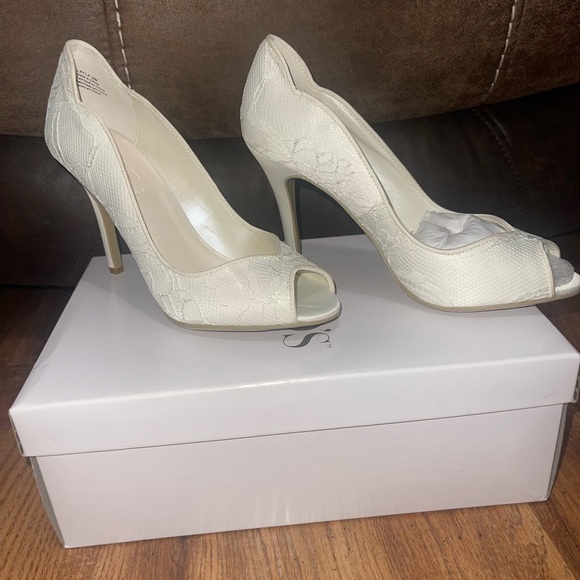 Ivory Peep Toe Heels - Picture 3 of 4